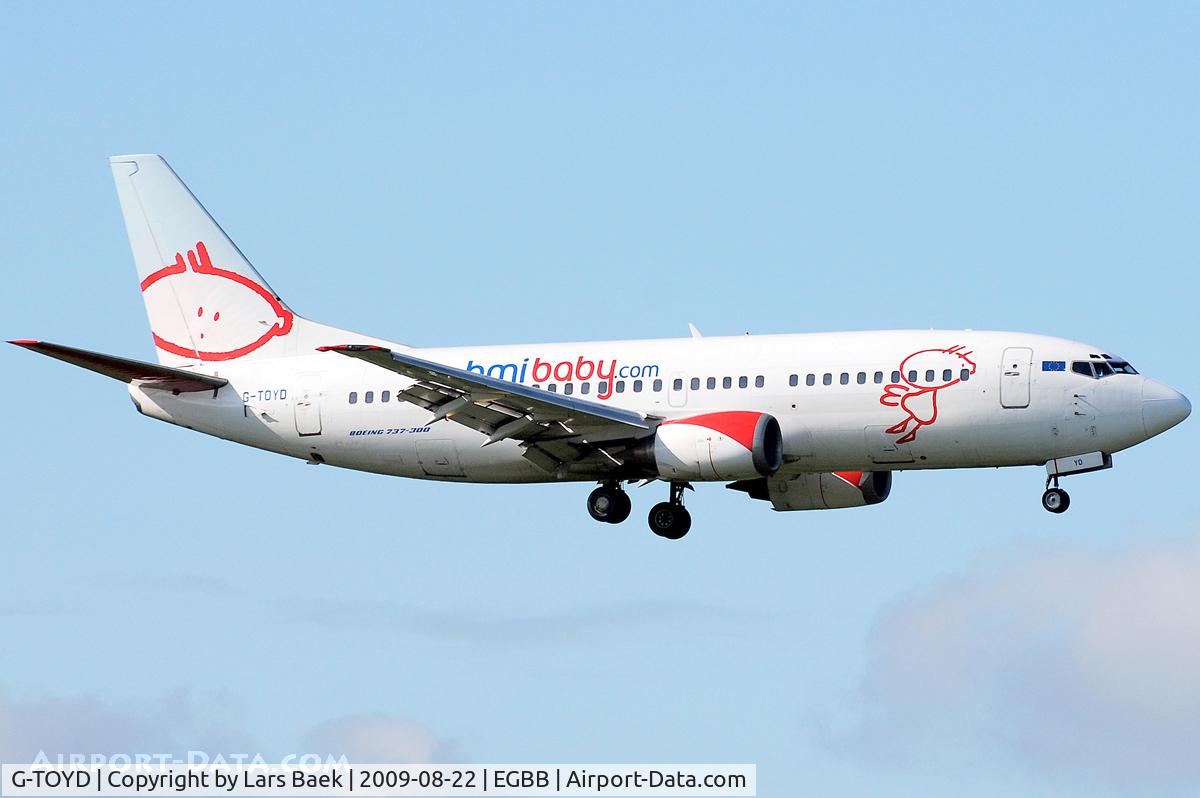 G-TOYD, 1994 Boeing 737-3Q8 C/N 26307, RWY33