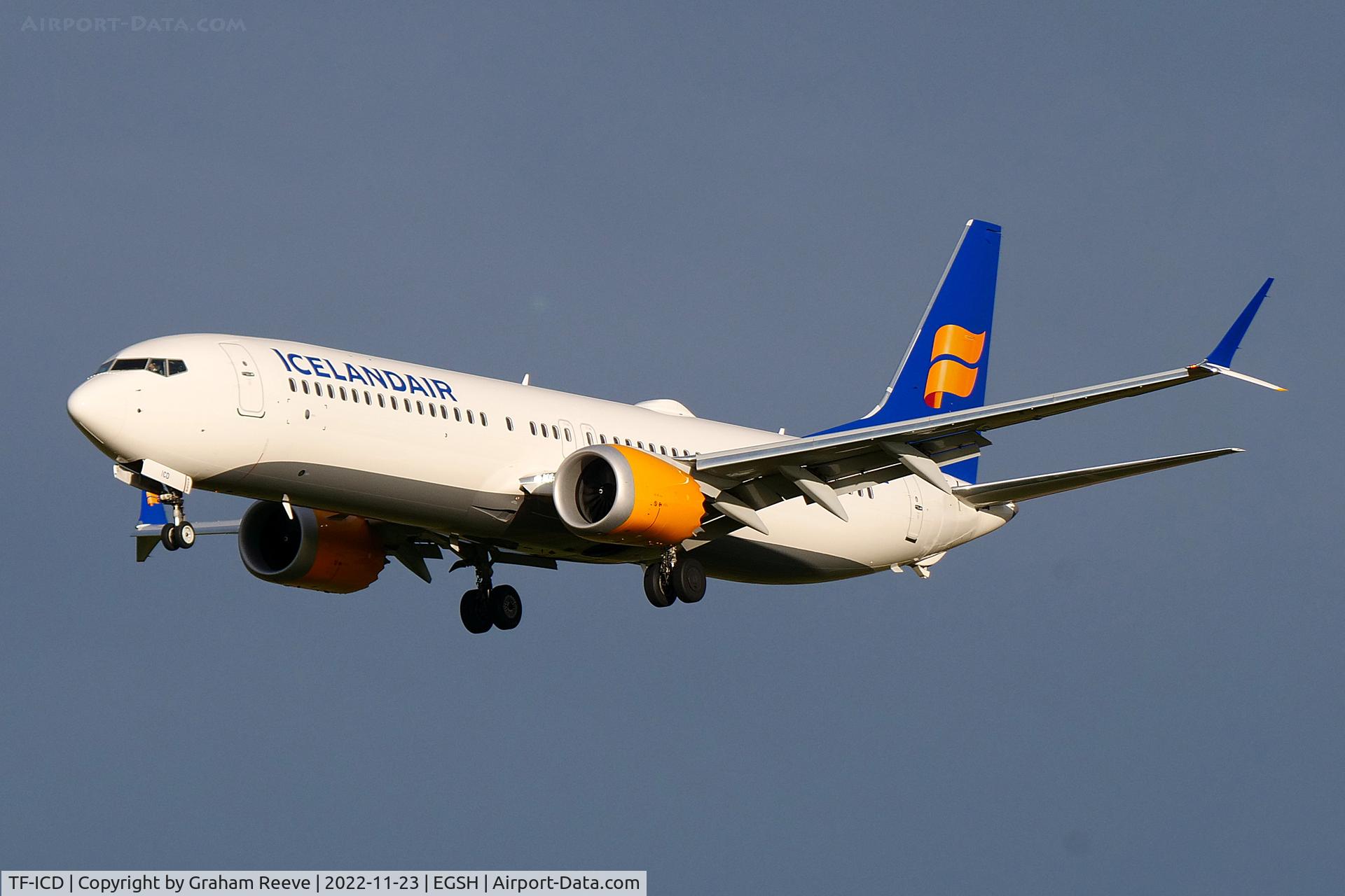 TF-ICD, 2021 Boeing 737-9 MAX C/N 44361, Landing at Norwich.