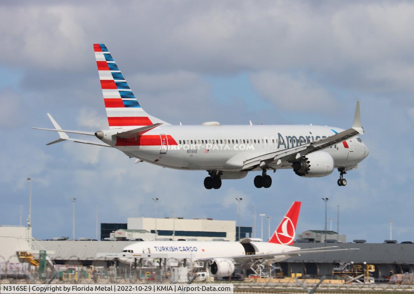 N316SE, 2020 Boeing 737 MAX 8 C/N 44472, MIA 2022