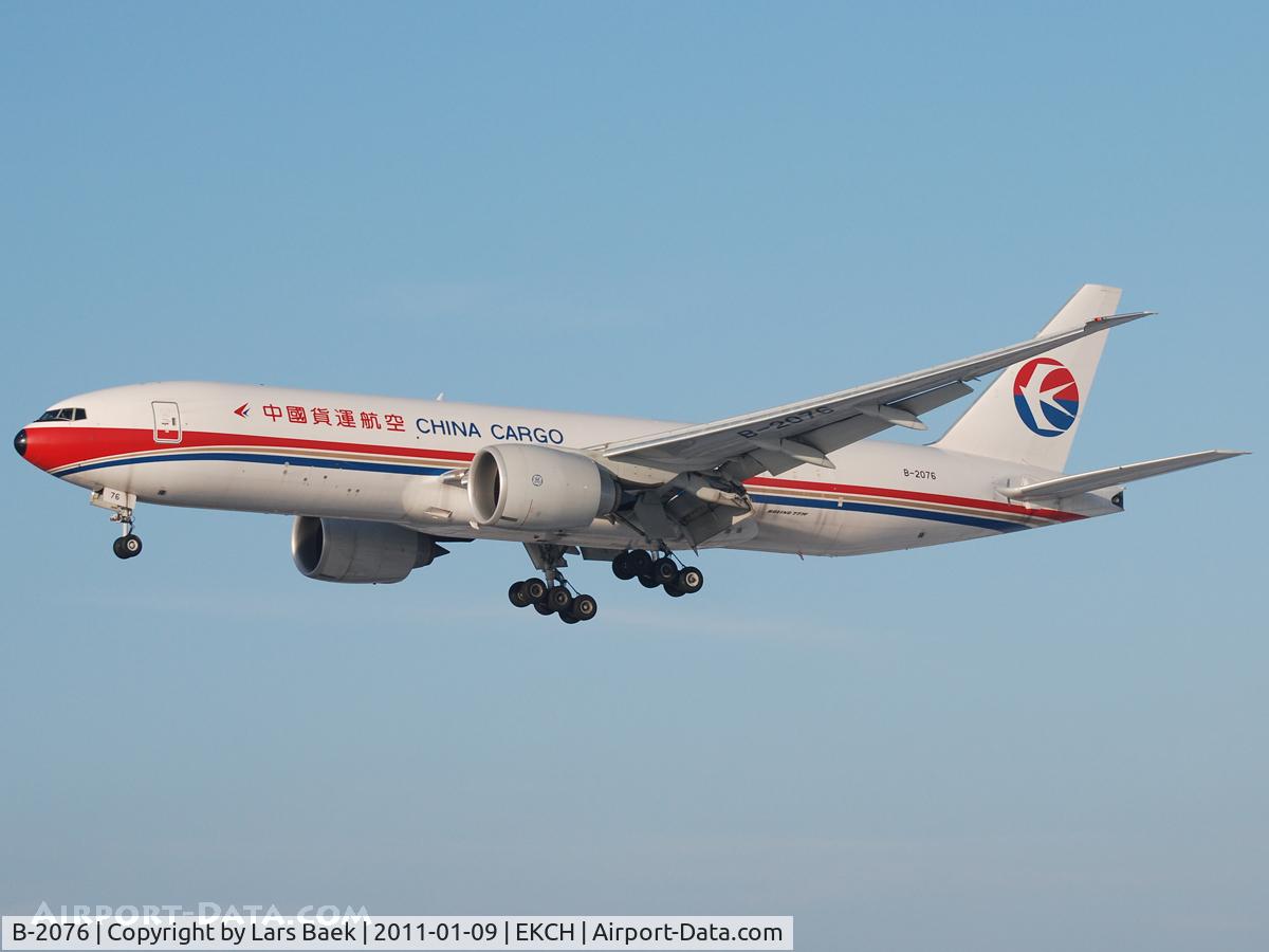 B-2076, 2010 Boeing 777-F6N C/N 37711, RWY22L