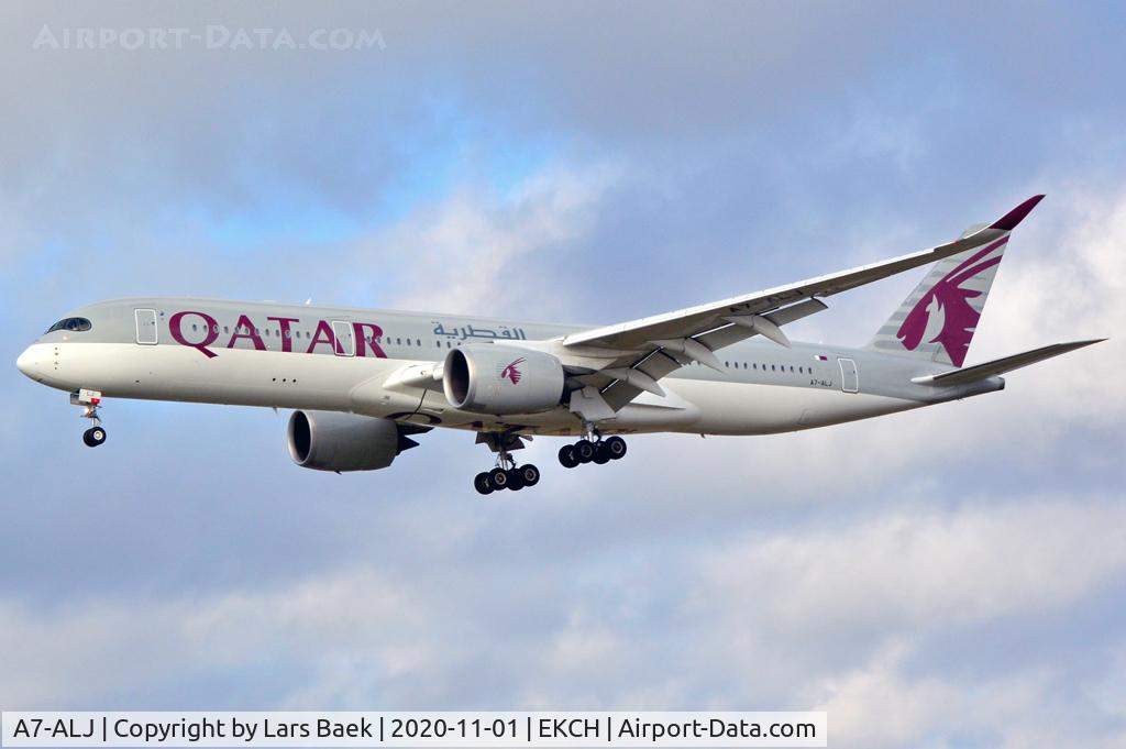 A7-ALJ, 2015 Airbus A350-941 C/N 025, RWY22L