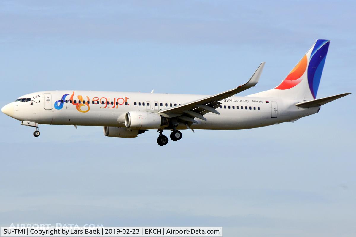 SU-TMI, 2004 Boeing 737-85P C/N 33973, RWY22L
