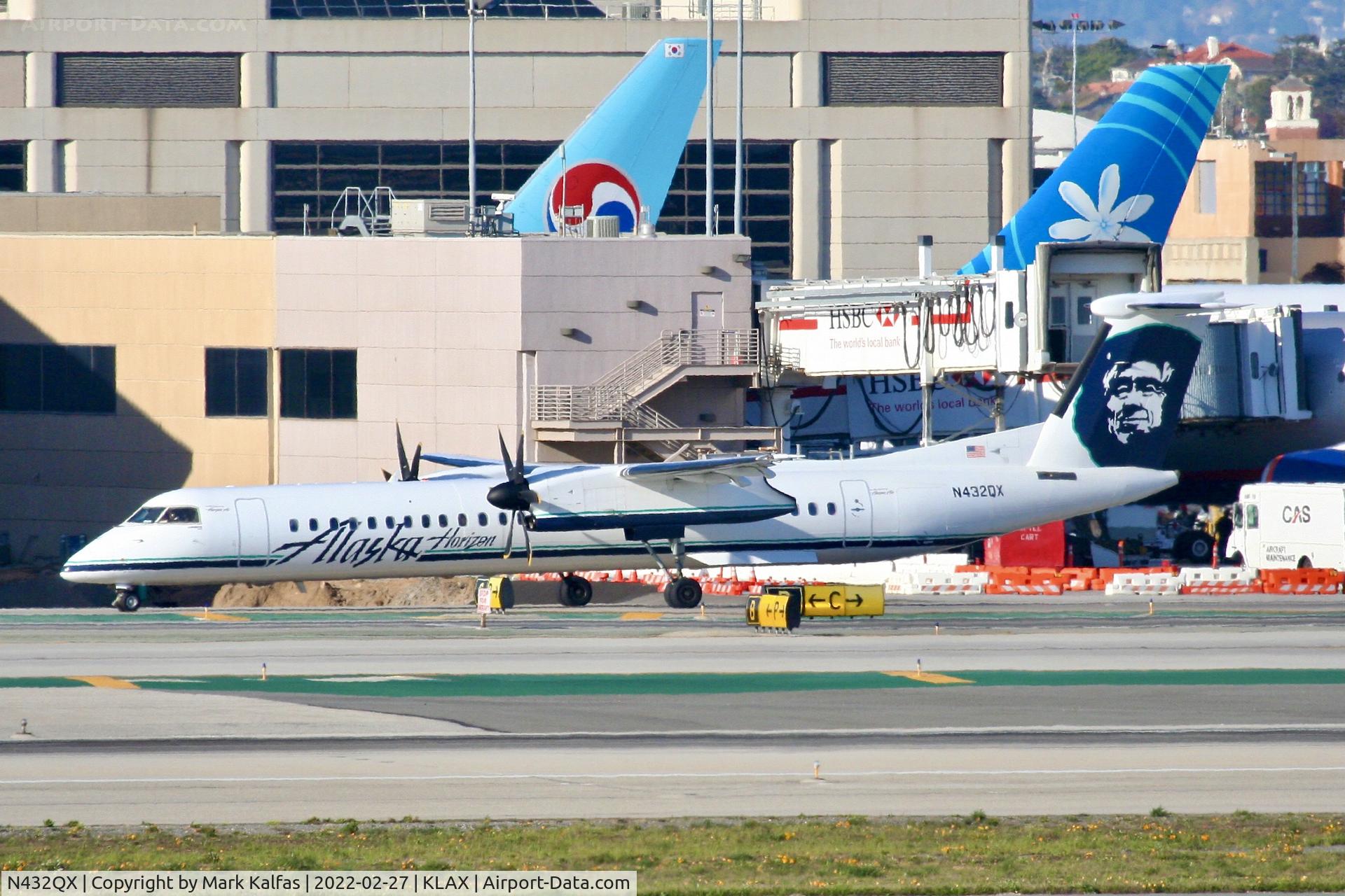 N432QX, 2007 De Havilland Canada DHC-8-402Q Dash 8 Dash 8 C/N 4166, ,Alaska/Horizon DHC-8-402, N432QX at LAX