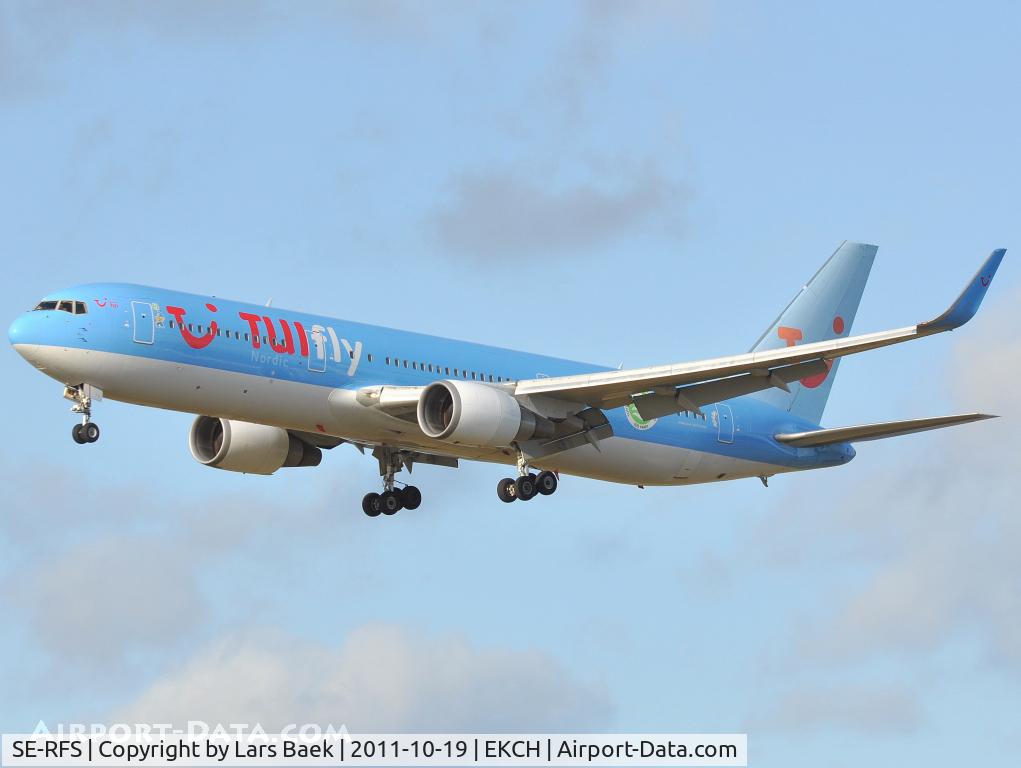 SE-RFS, 1996 Boeing 767-304/ER C/N 28040, RWY22L