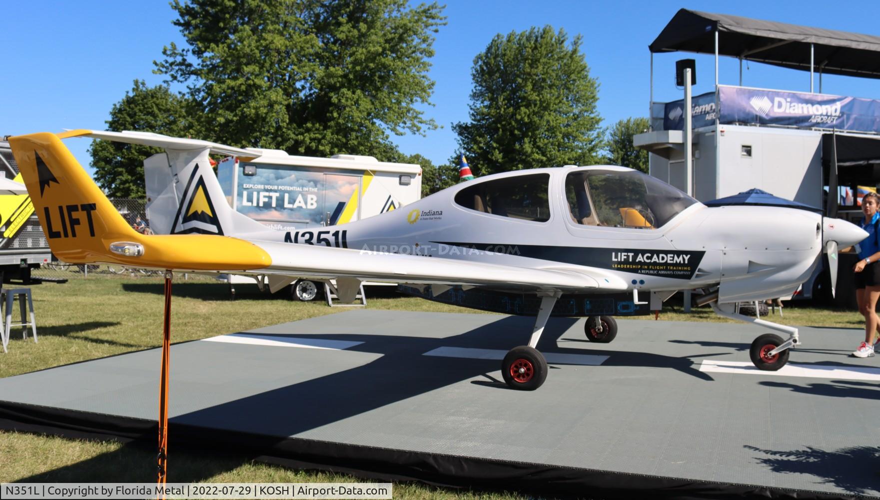 N351L, 2019 Diamond DA 40 NG C/N 40.NC051, OSH 2022
