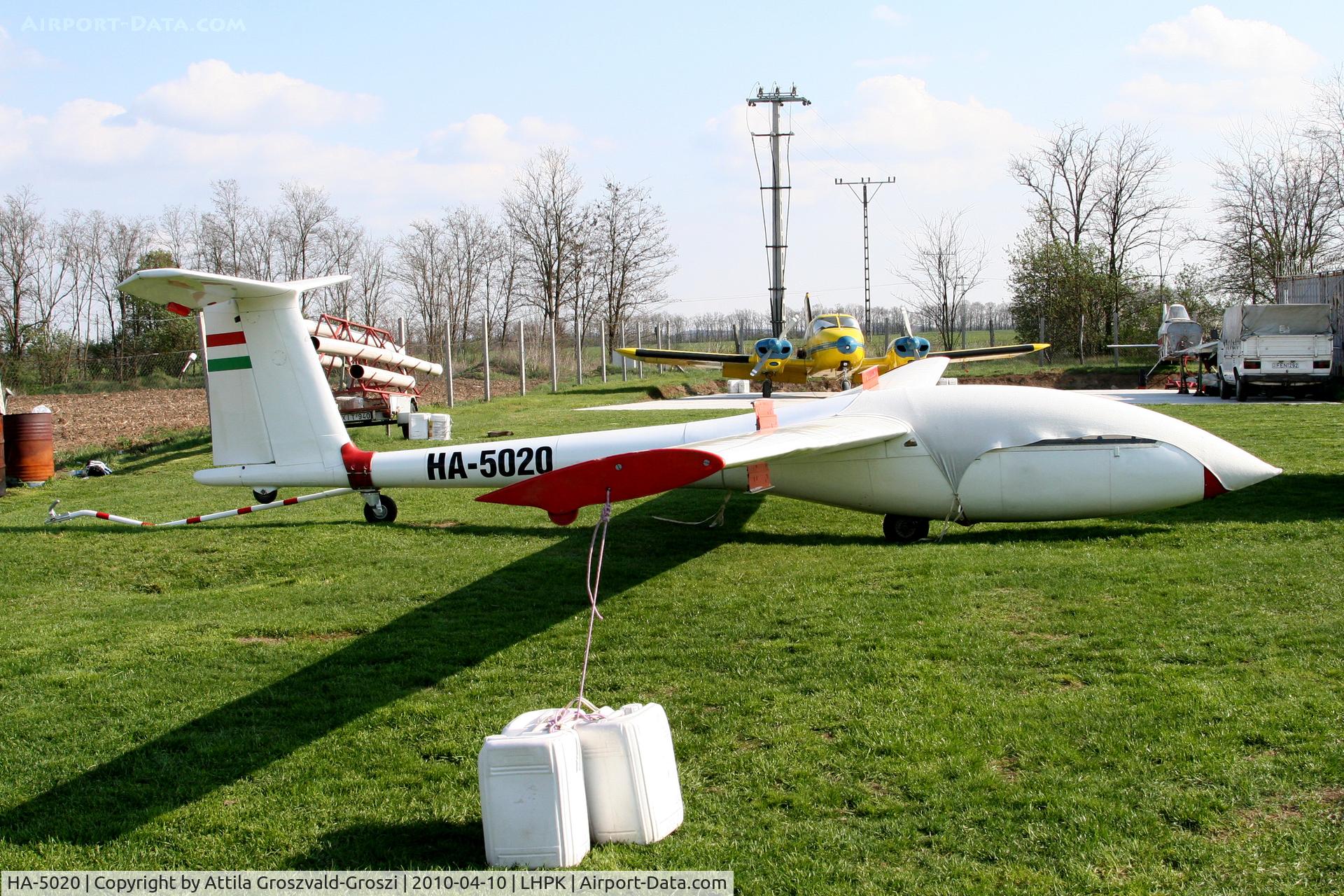 HA-5020, 1981 ICA-Brasov IS-28B2 C/N 334, LHPK - Papkutapuszta Airfirld, Hungary