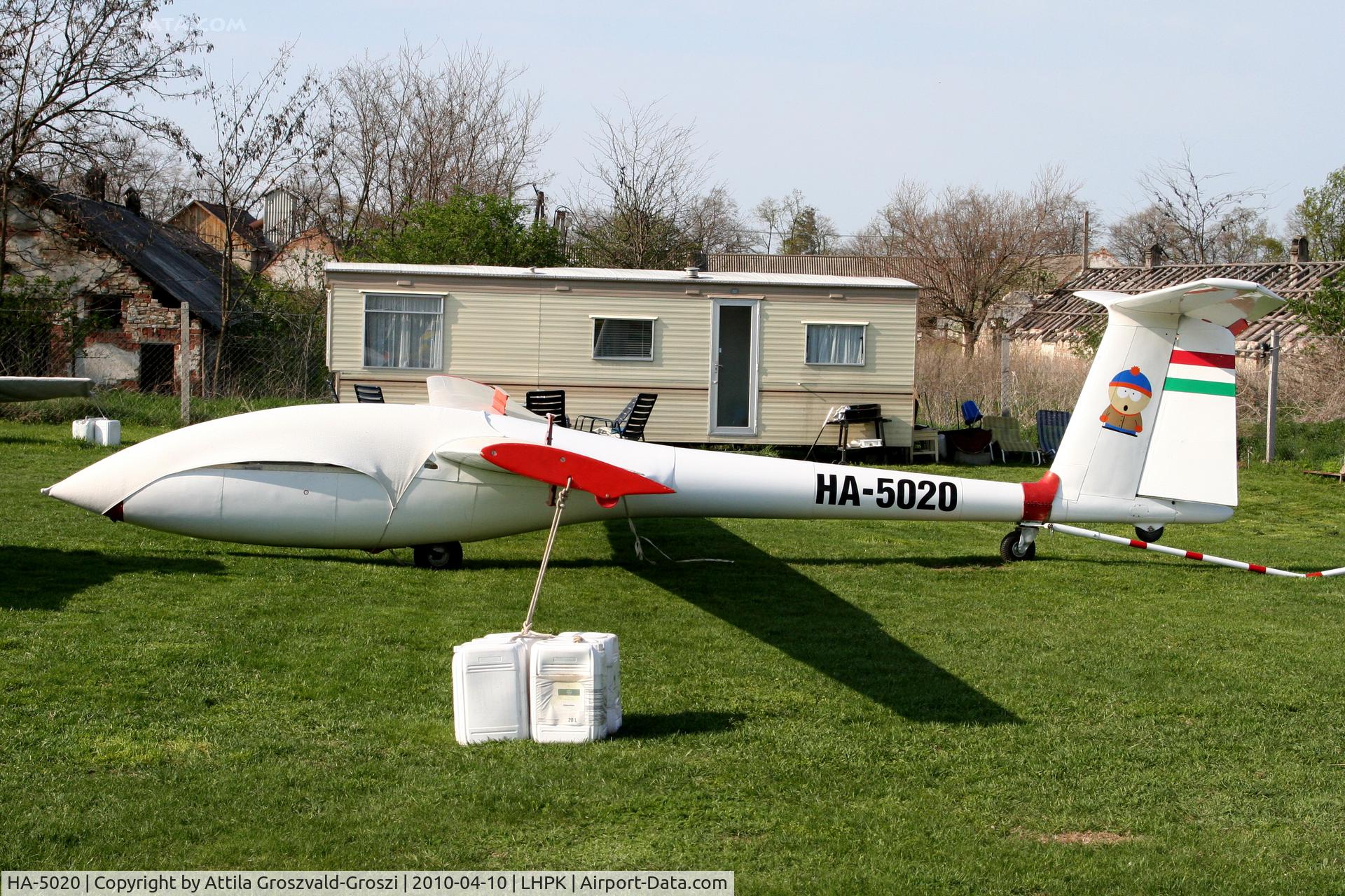 HA-5020, 1981 ICA-Brasov IS-28B2 C/N 334, LHPK - Papkutapuszta Airfirld, Hungary