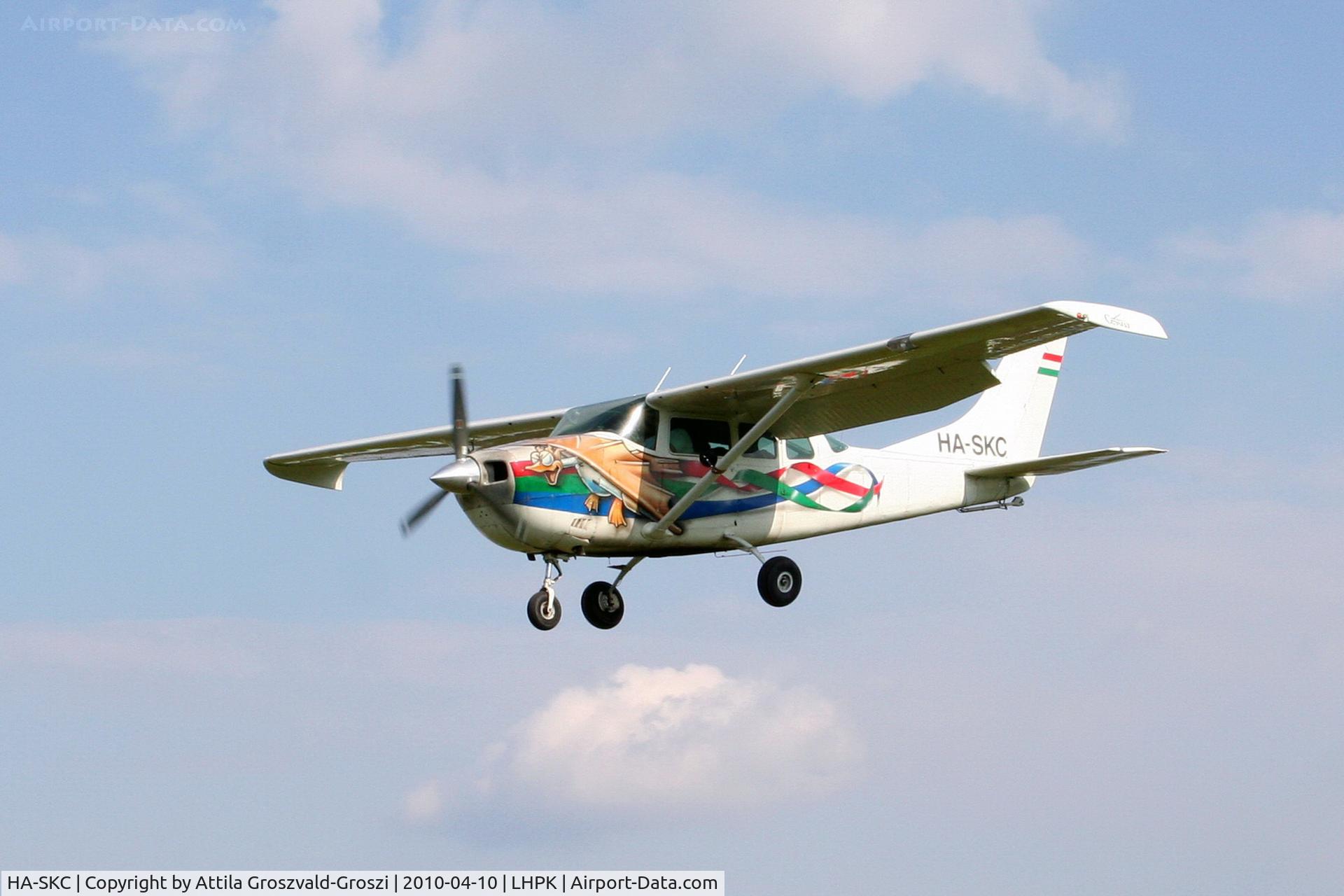 HA-SKC, Cessna P206E Super Skylane C/N P206-00618, LHPK - Papkutapuszta Airfirld, Hungary