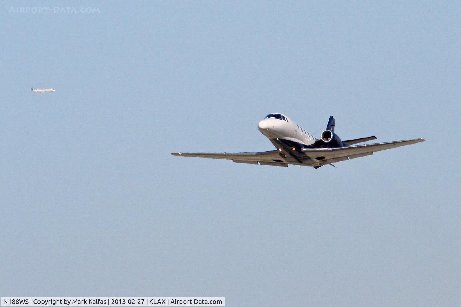 N188WS, 2001 Cessna 560XL C/N 560-5179, Cessna 560XL C56X,  N188WS departing 25L LAX