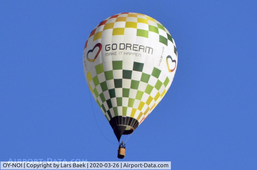 OY-NOI, Cameron Balloons TR-77 C/N 11674, In the air over Amager