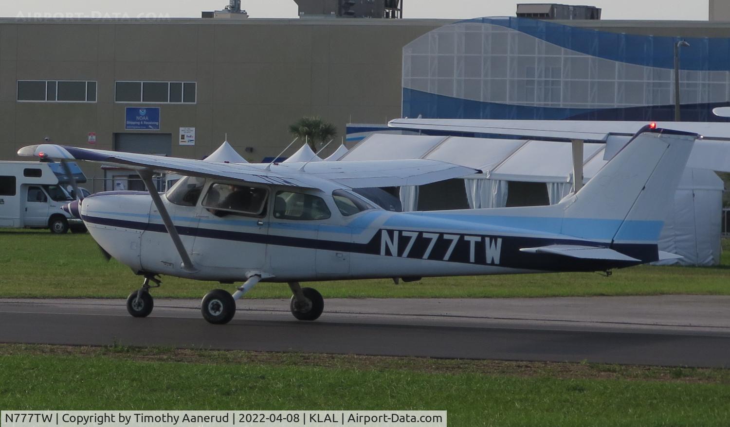 N777TW, 1977 Cessna R172K Hawk XP C/N R1722585, 1977 Cessna R172K, c/n: R1722585, Sun 'n Fun 2022