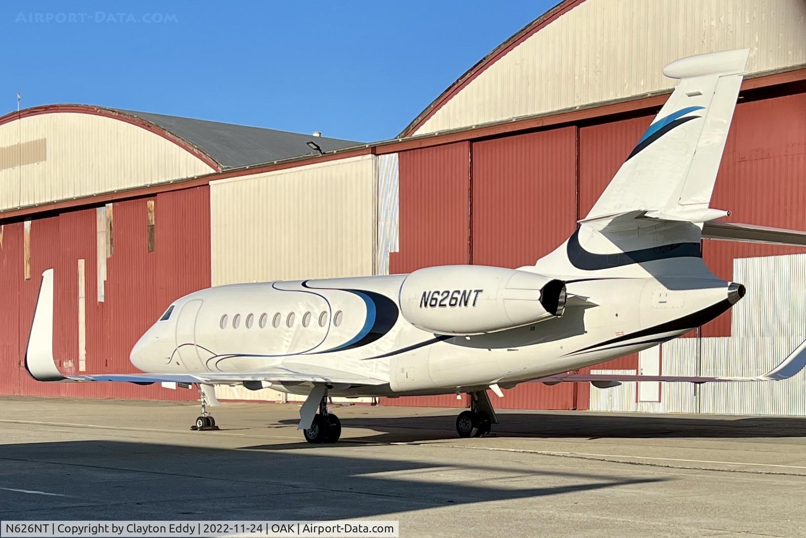 N626NT, 2004 Dassault Falcon 2000EX C/N 35, Oakland airport 2022.
