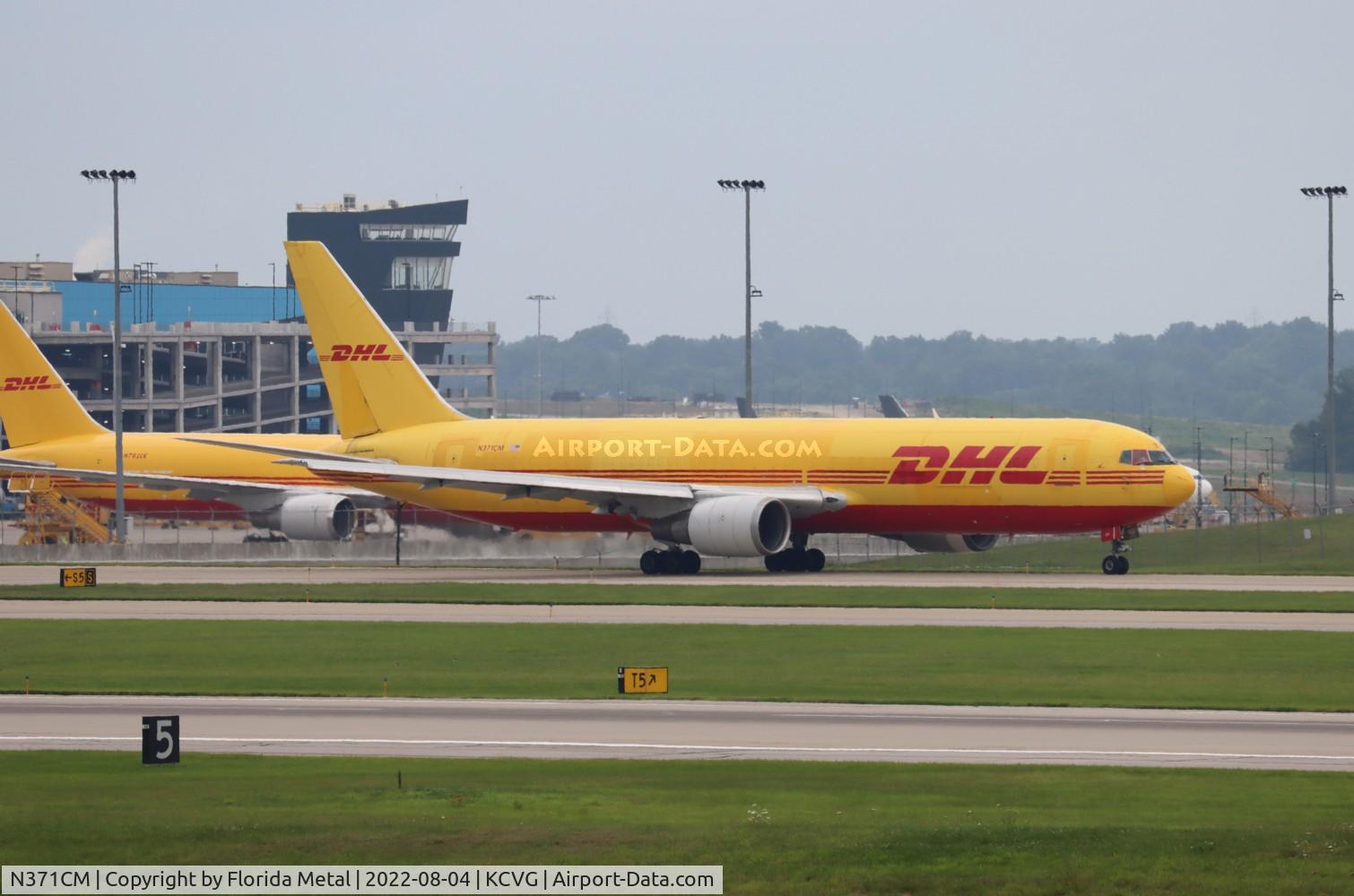 N371CM, 1994 Boeing 767-338 C/N 25577, CVG 2022