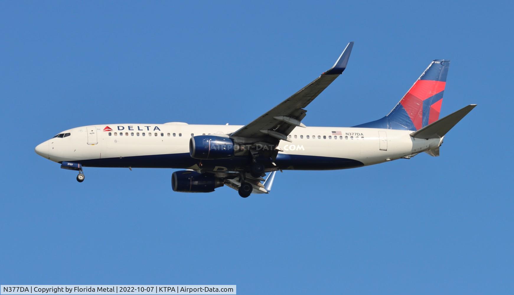 N377DA, 1999 Boeing 737-832 C/N 29625, TPA 2022