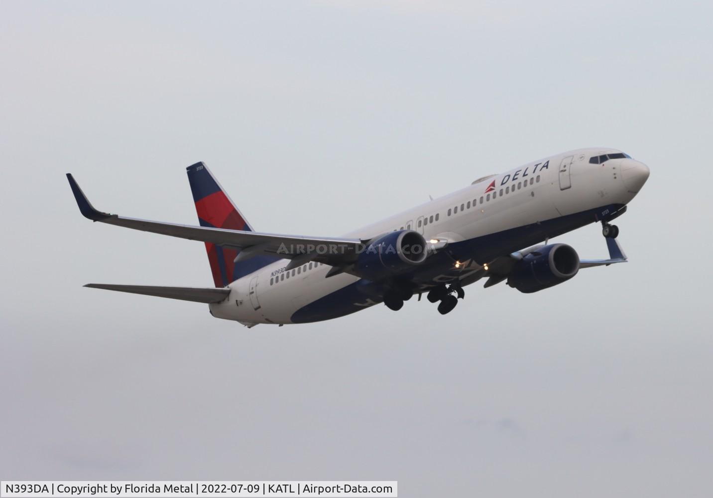 N393DA, 2000 Boeing 737-832 C/N 30377, ATL 2022