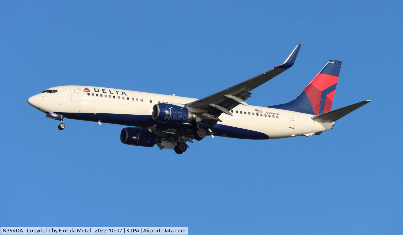 N394DA, 2000 Boeing 737-832 C/N 30562, TPA 2022