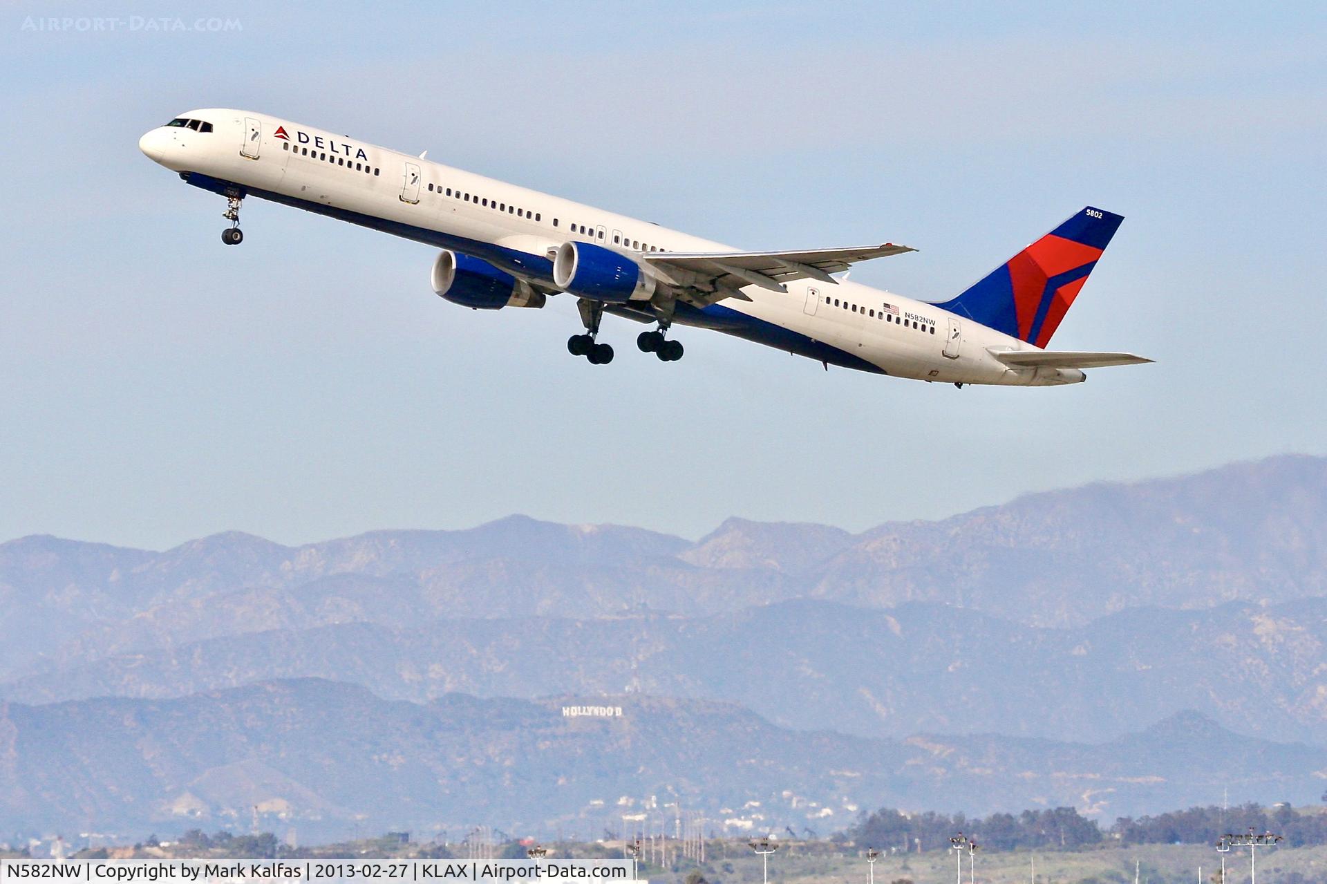 N582NW, 2002 Boeing 757-351 C/N 32981, Delta B753, N582NW departing 25R LAX