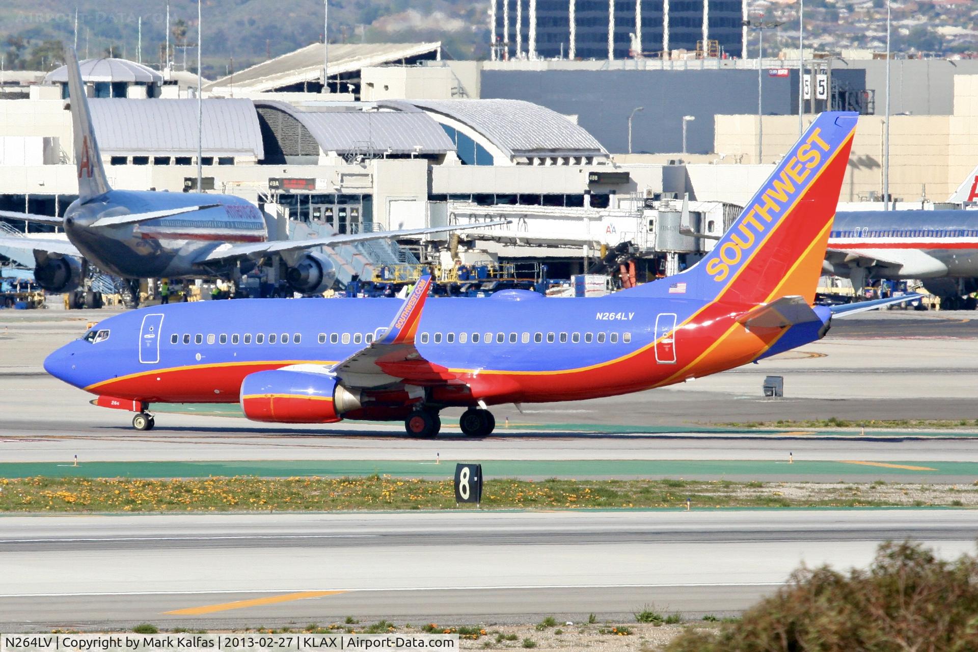 N264LV, 2007 Boeing 737-7H4 C/N 32521, Southwest B737, N264LV at LAX