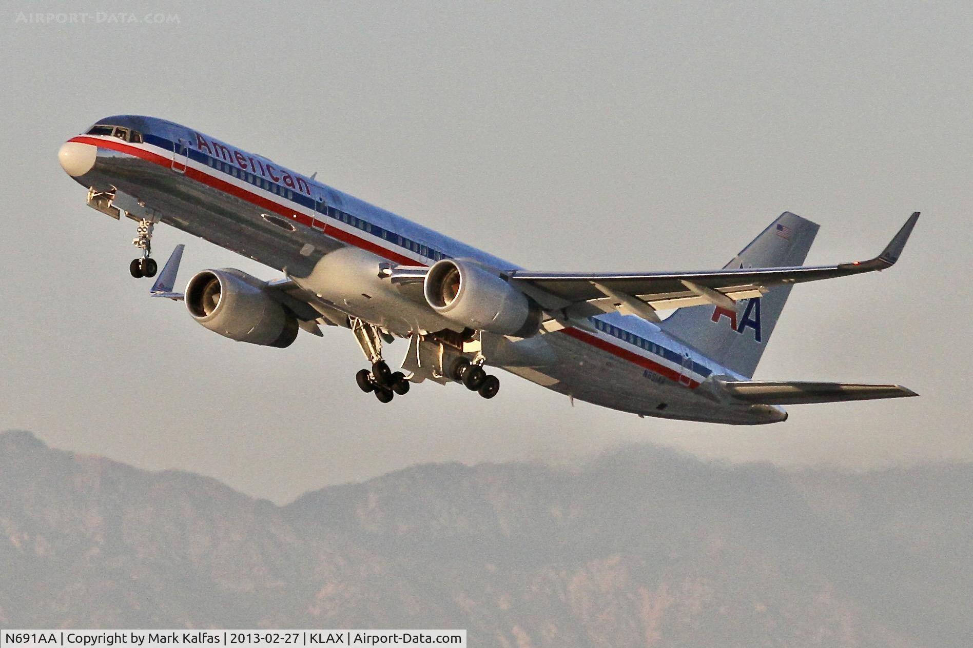 N691AA, 1993 Boeing 757-223 C/N 25697, American B752, N791AA departing 25R KLAX