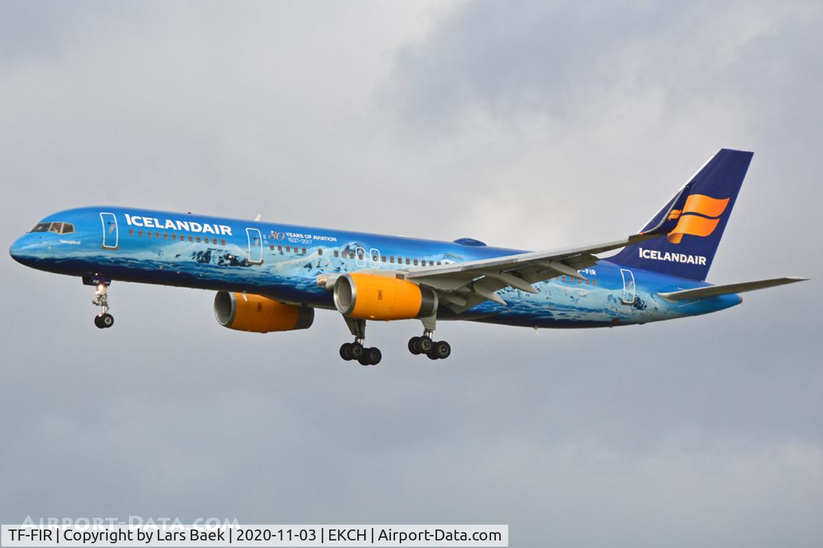 TF-FIR, 1994 Boeing 757-256 C/N 26242, RWY22L