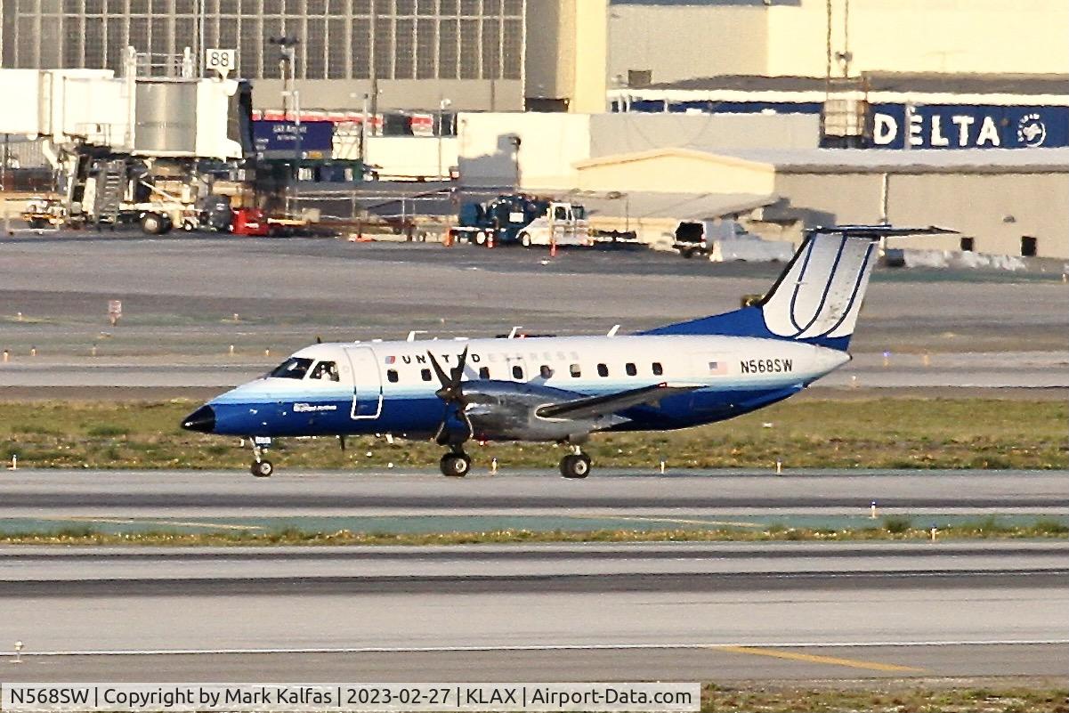N568SW, 1998 Embraer EMB-120ER Brasilia C/N 120343, SkyWest E120, N568SW at LAX
