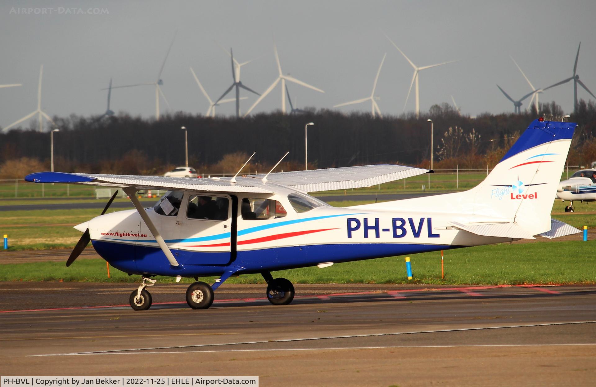 PH-BVL, 1979 Reims F172N Skyhawk C/N 1868, Lelystad Airport