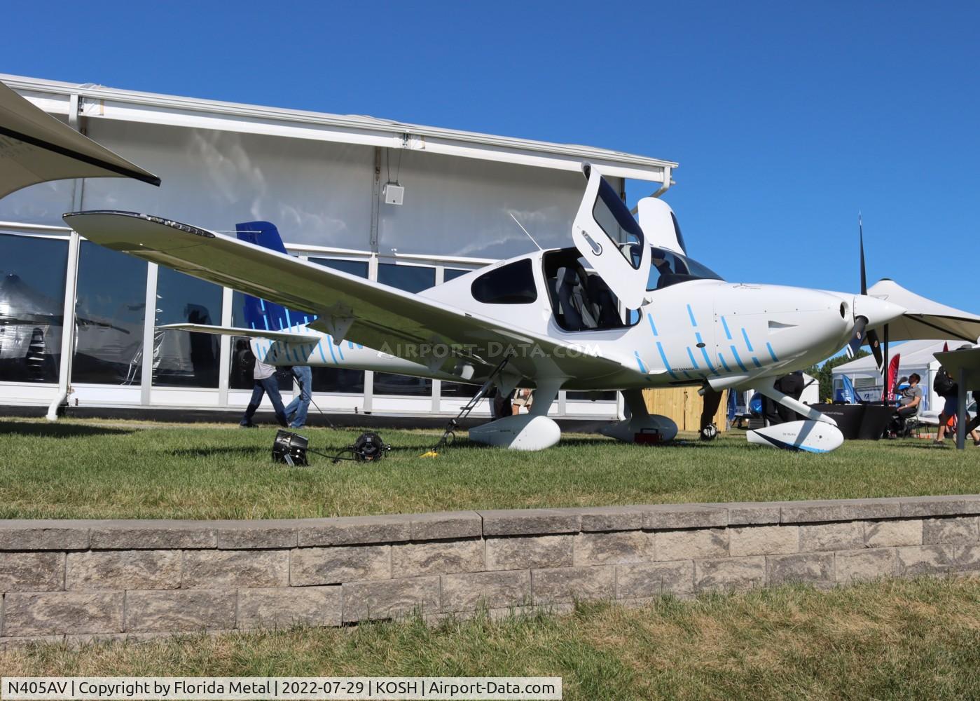 N405AV, 2022 Cirrus SR20 C/N 8756, OSH 2022