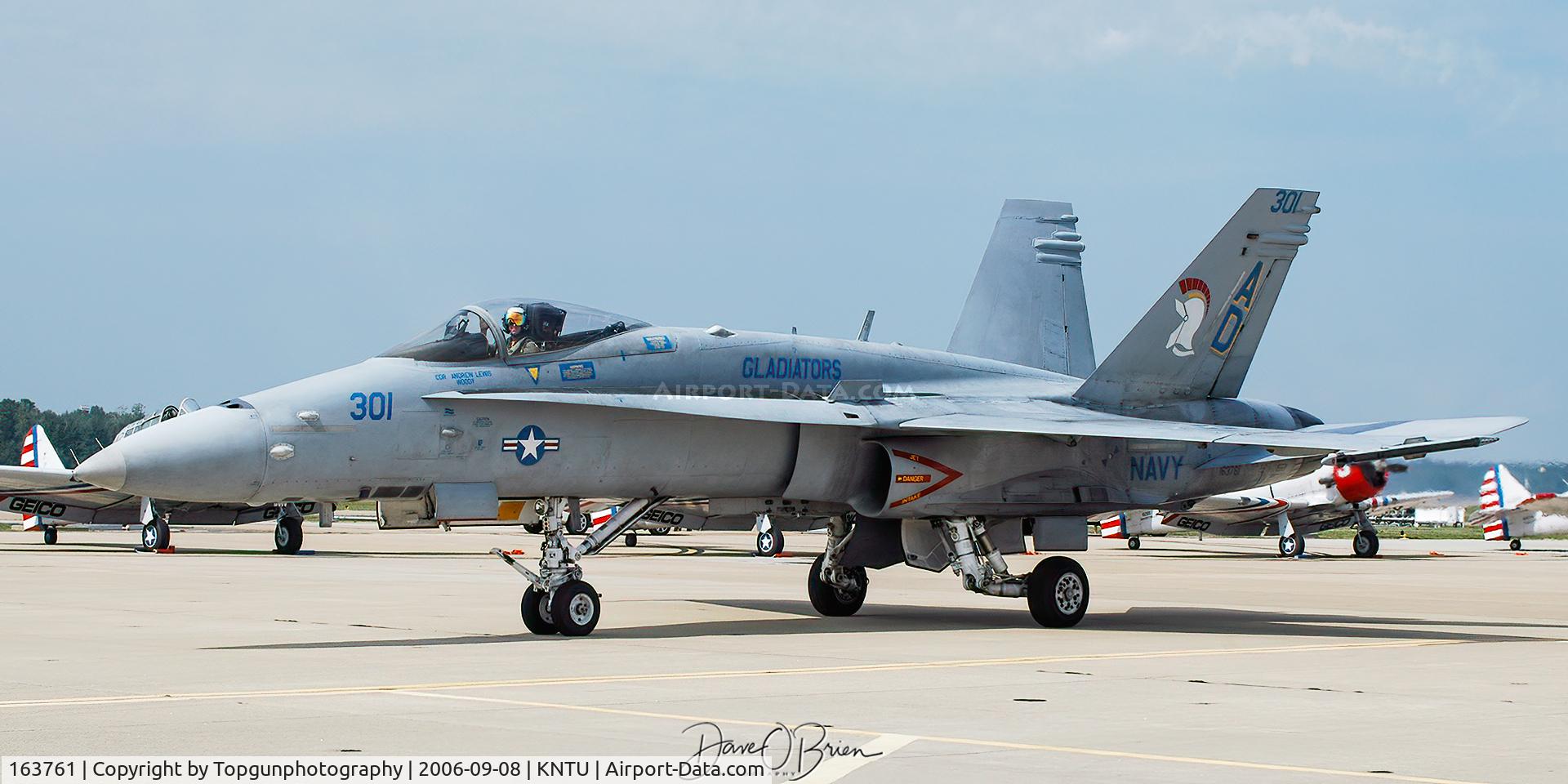 163761, 1989 McDonnell Douglas F/A-18C Hornet C/N 0839, Legacy Demo jet heading back to the ramp.
