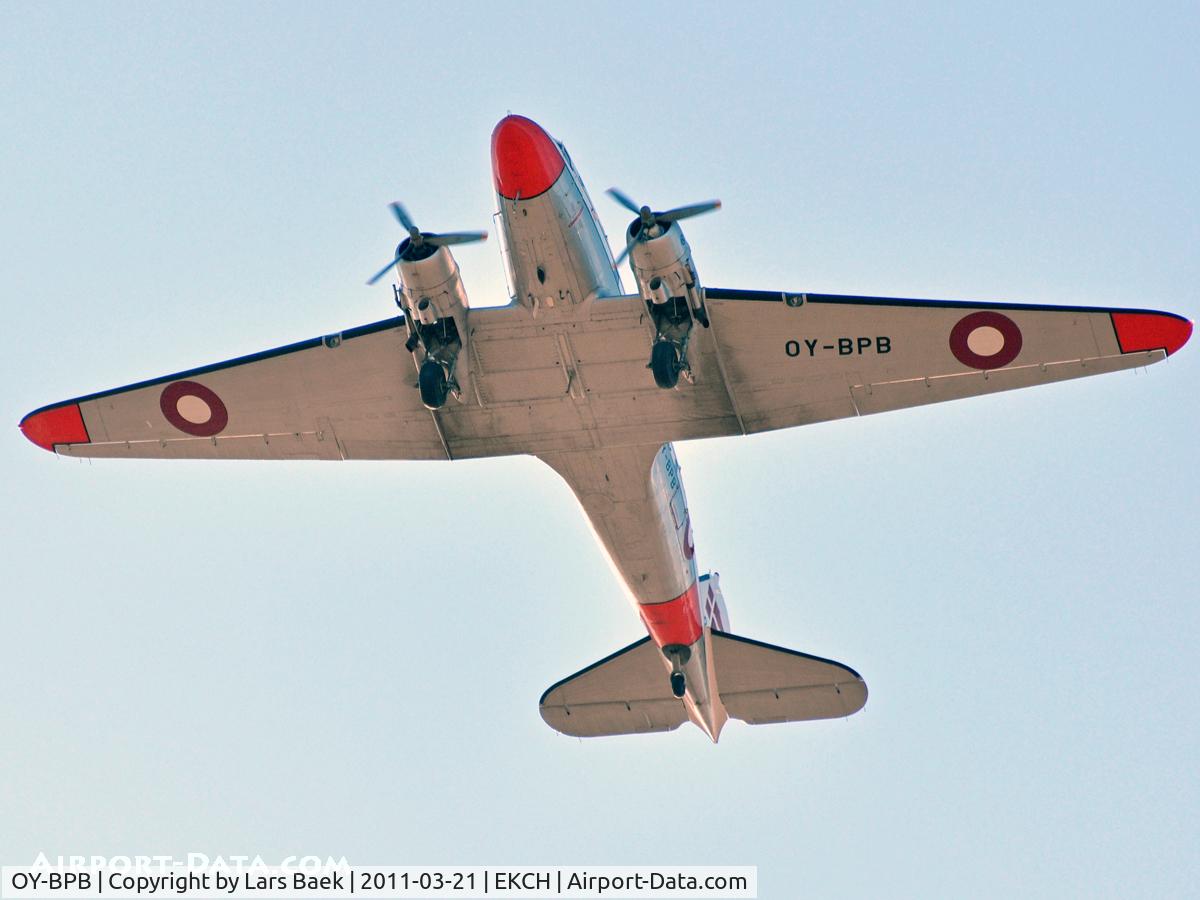 OY-BPB, 1943 Douglas C-47A-85-DL (DC-3A) Skytrain C/N 20019, Cruising over the airport