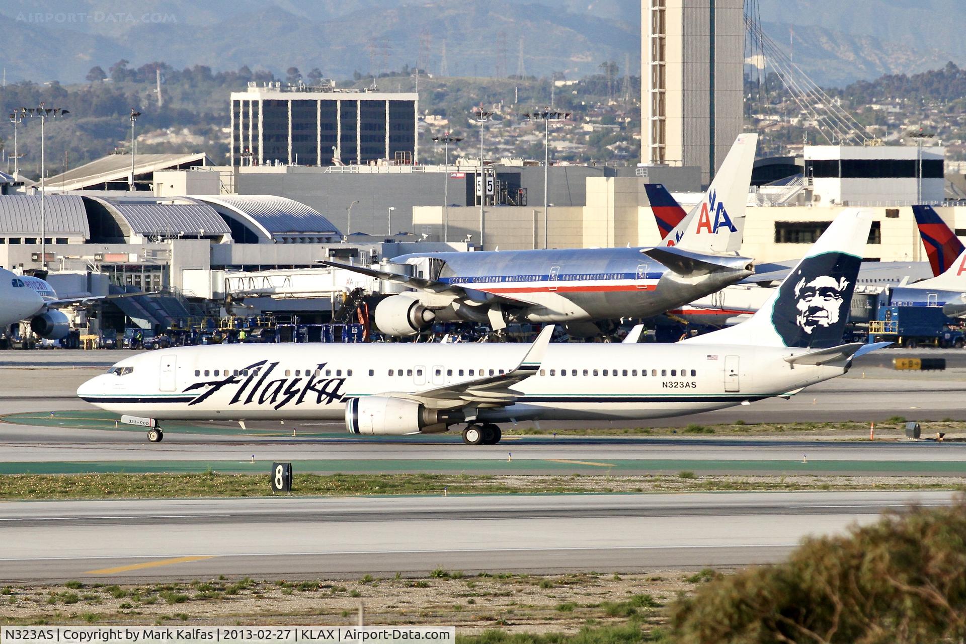 N323AS, 2004 Boeing 737-990 C/N 30021, Alaska B739, N323AS at LAX