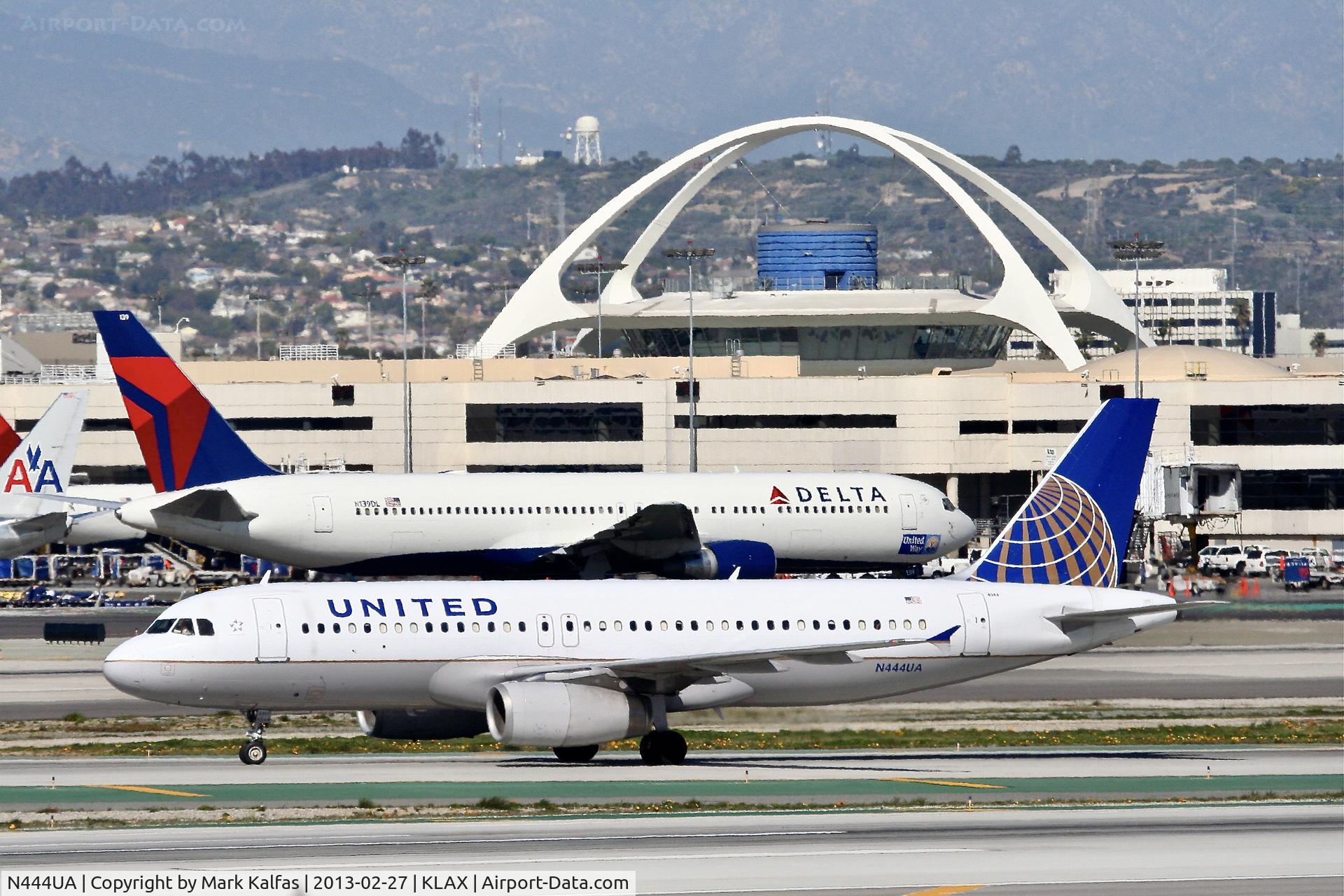 N444UA, 1998 Airbus A320-232 C/N 824, United A320, N444UA at LAX