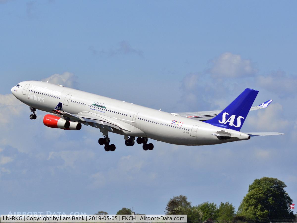 LN-RKG, 2001 Airbus A340-313X C/N 424, RWY22R from St. Magleby, 12 Mar 2020 Scrapped