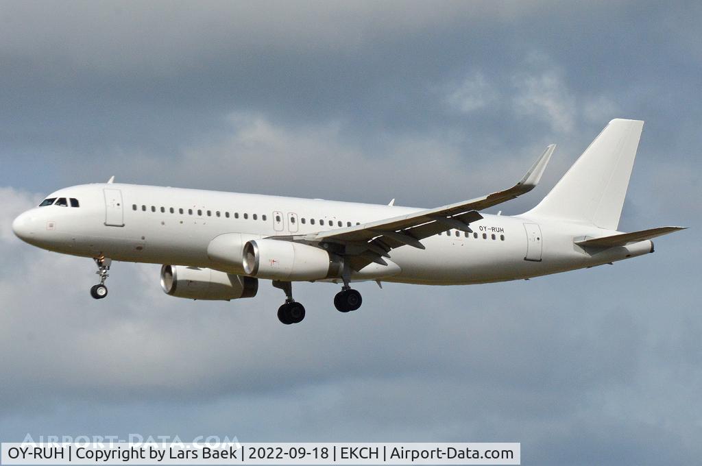 OY-RUH, 2015 Airbus A320-232 C/N 6749, RWY22L
