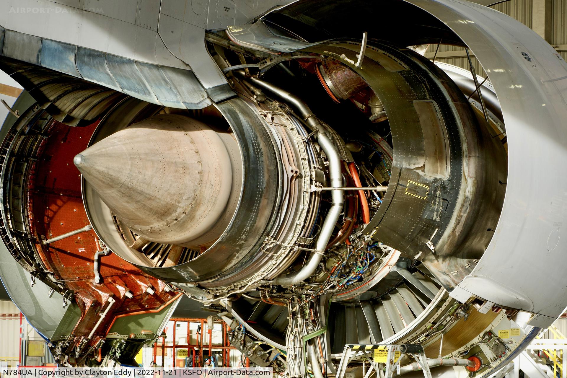 N784UA, 1997 Boeing 777-222/ER C/N 26951, Pratt & Whitney PW4000 engine SFO 2022.