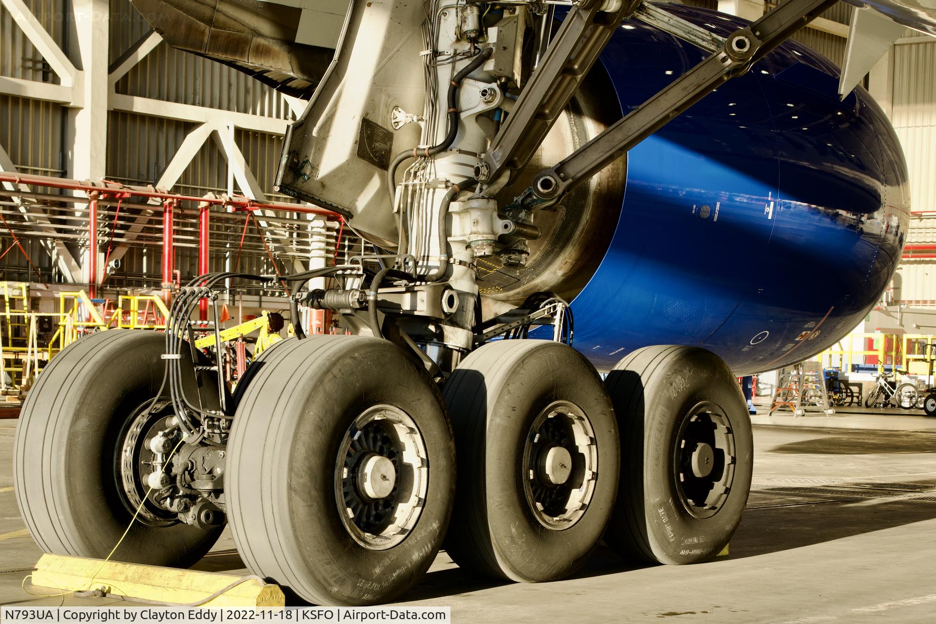 N793UA, 1997 Boeing 777-222 C/N 26946, SFO 2022.