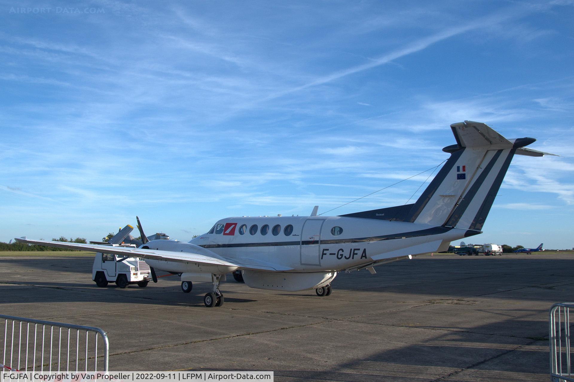 F-GJFA, 1987 Beech B200 King Air C/N BB-1270, Beechcraft Super King Air B200 of Aérosotravia at Melun Villaroche airport, France, 2022