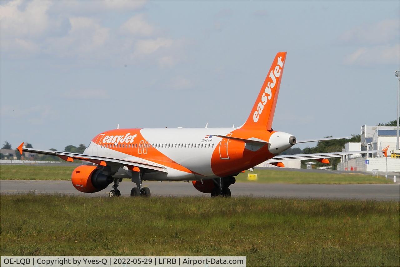 OE-LQB, 2009 Airbus A319-111 C/N 3808, Airbus A319-111, Ready to taxiing after push back, Brest-Bretagne airport (LFRB-BES)