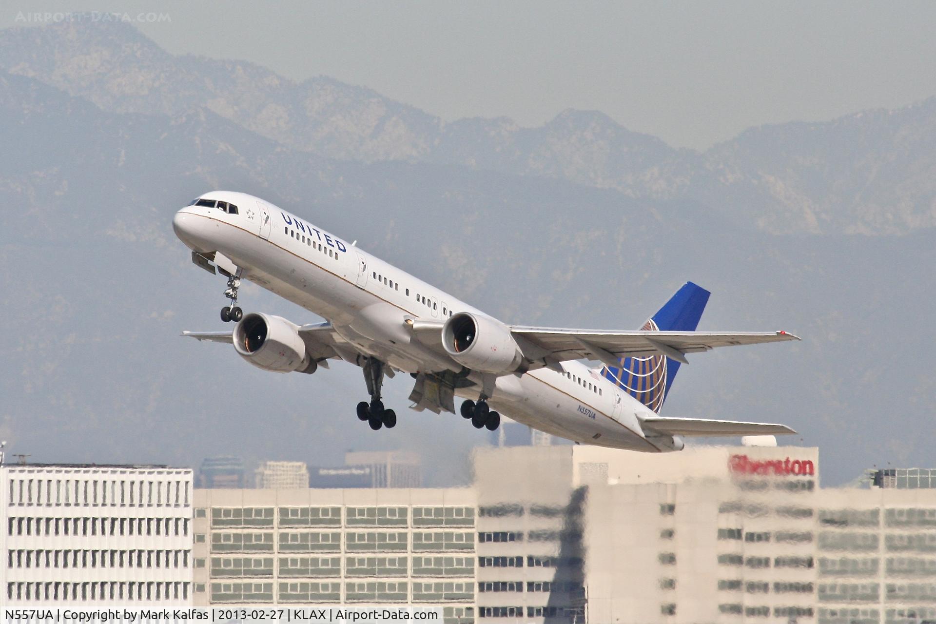 N557UA, 1992 Boeing 757-222 C/N 26653, United B752, N557UA departing 25R LAX