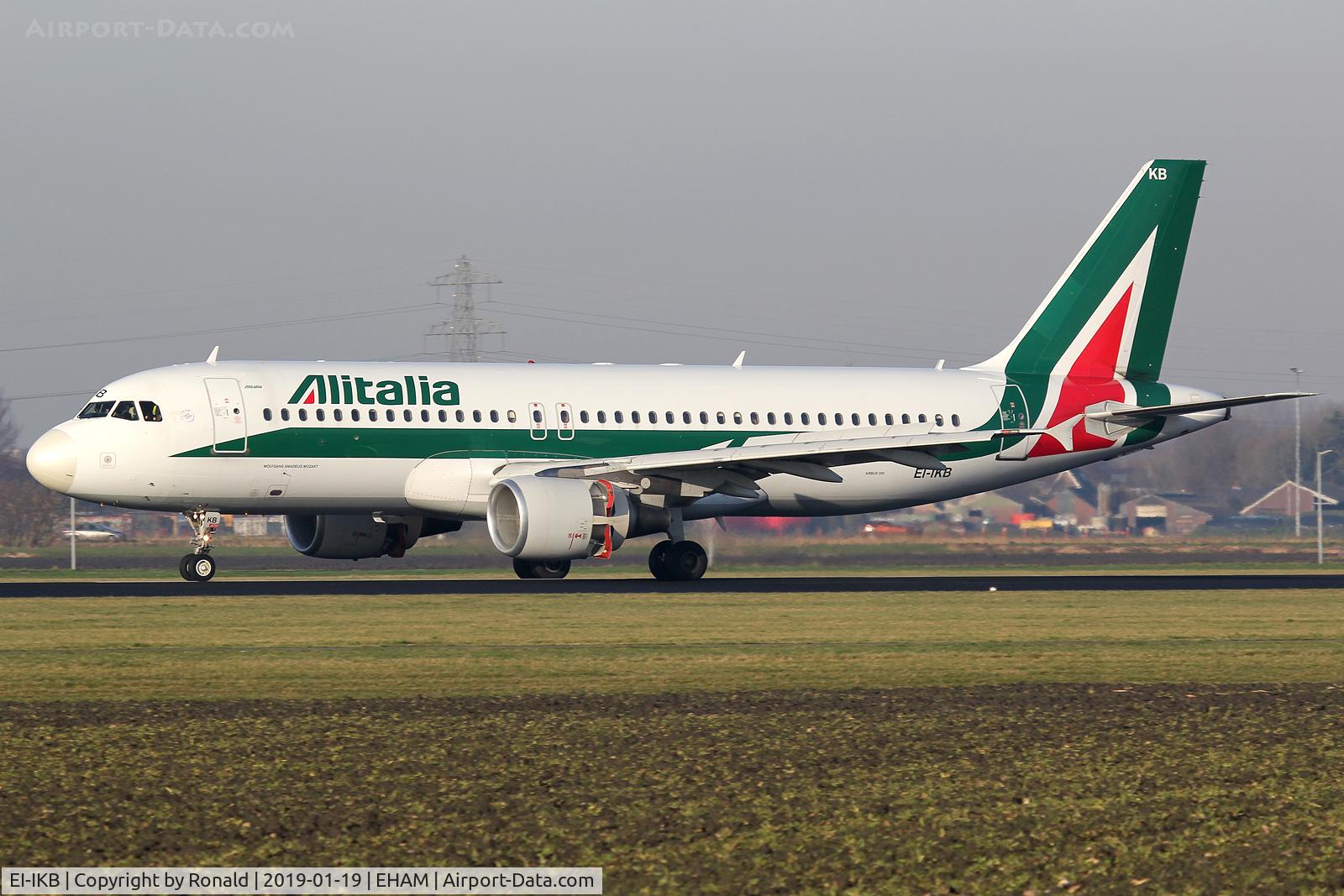 EI-IKB, 2000 Airbus A320-214 C/N 1226, at spl
