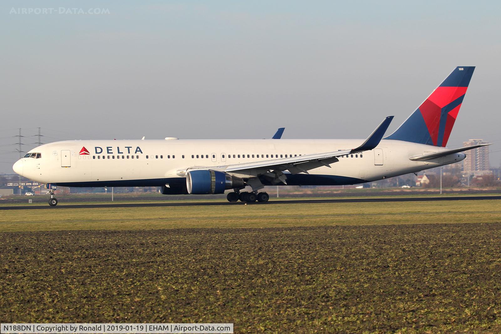 N188DN, 1996 Boeing 767-332 C/N 27583, at spl