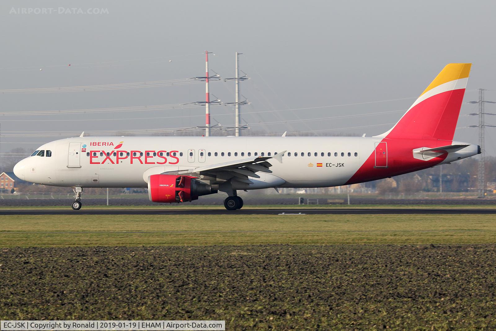 EC-JSK, 2006 Airbus A320-214 C/N 2807, at spl