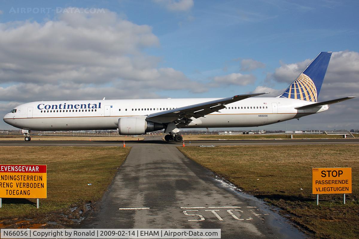 N66056, 2001 Boeing 767-424/ER C/N 29451, at spl