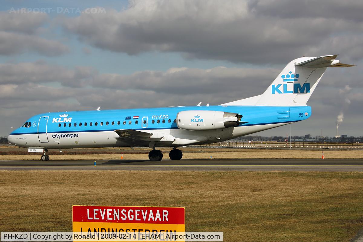 PH-KZD, 1997 Fokker 70 (F-28-0070) C/N 11582, at spl