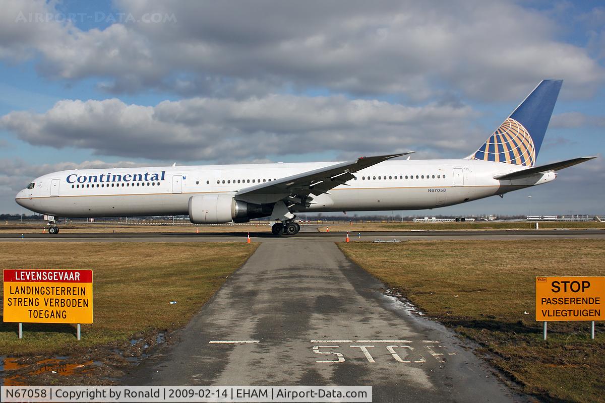 N67058, 2002 Boeing 767-424/ER C/N 29453, at spl