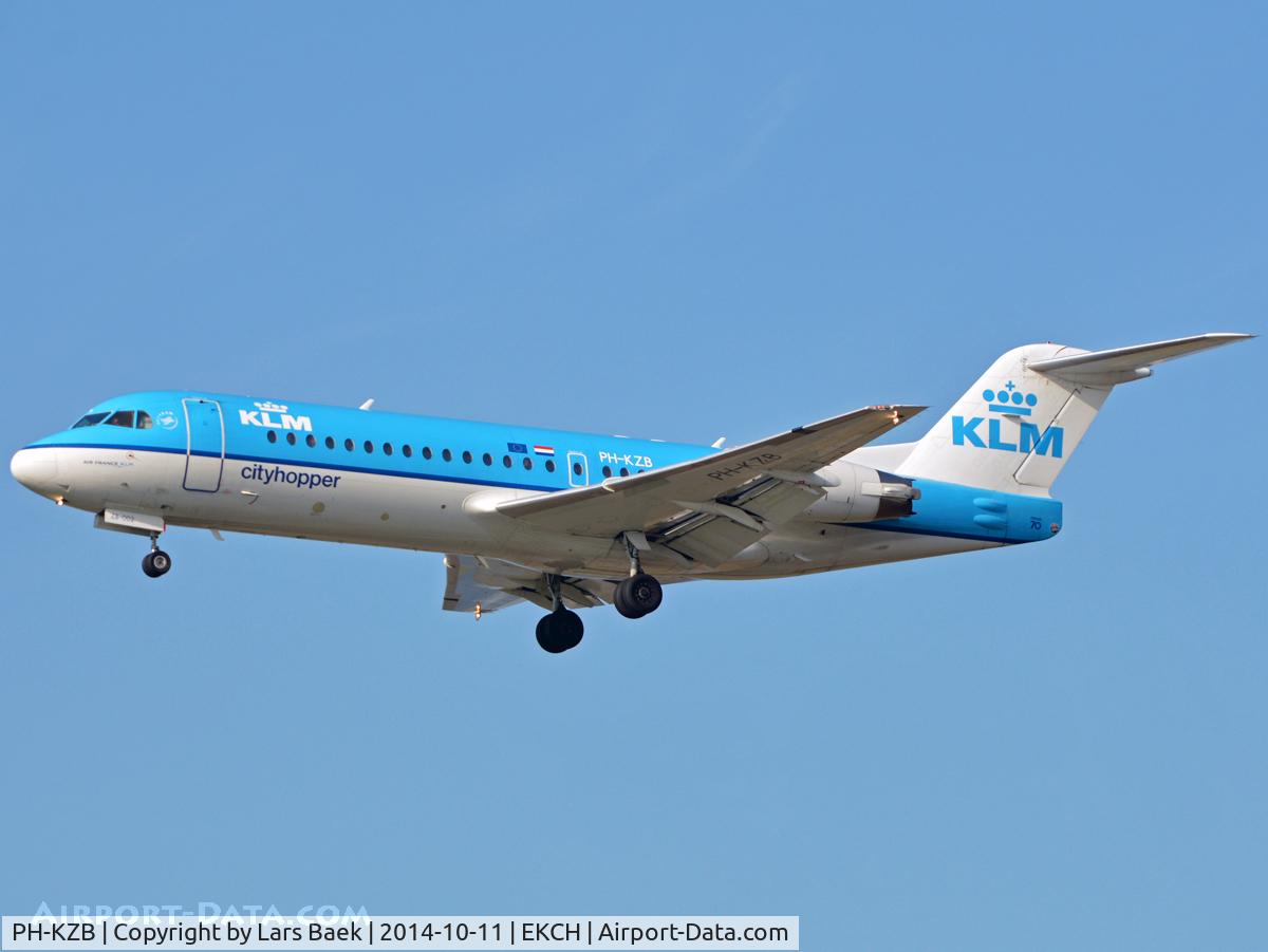 PH-KZB, 1996 Fokker 70 (F-28-070) C/N 11562, RWY22L