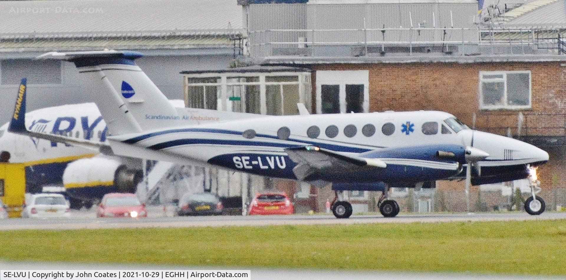 SE-LVU, 1999 Raytheon B200 Super King Air C/N BB-1692, Arriving at apron