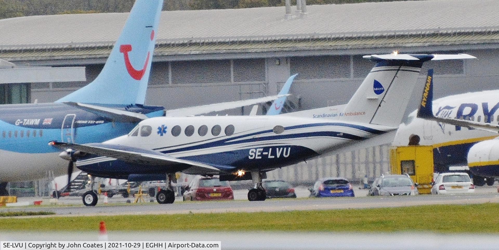 SE-LVU, 1999 Raytheon B200 Super King Air C/N BB-1692, Arriving at apron