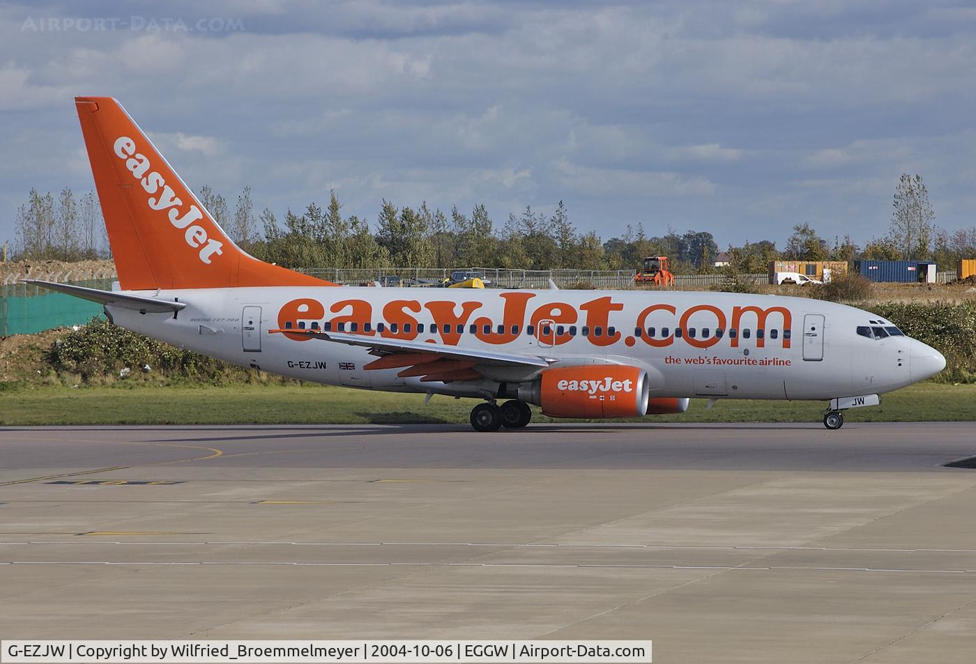 G-EZJW, 2003 Boeing 737-73V C/N 32418, Taxiing out.