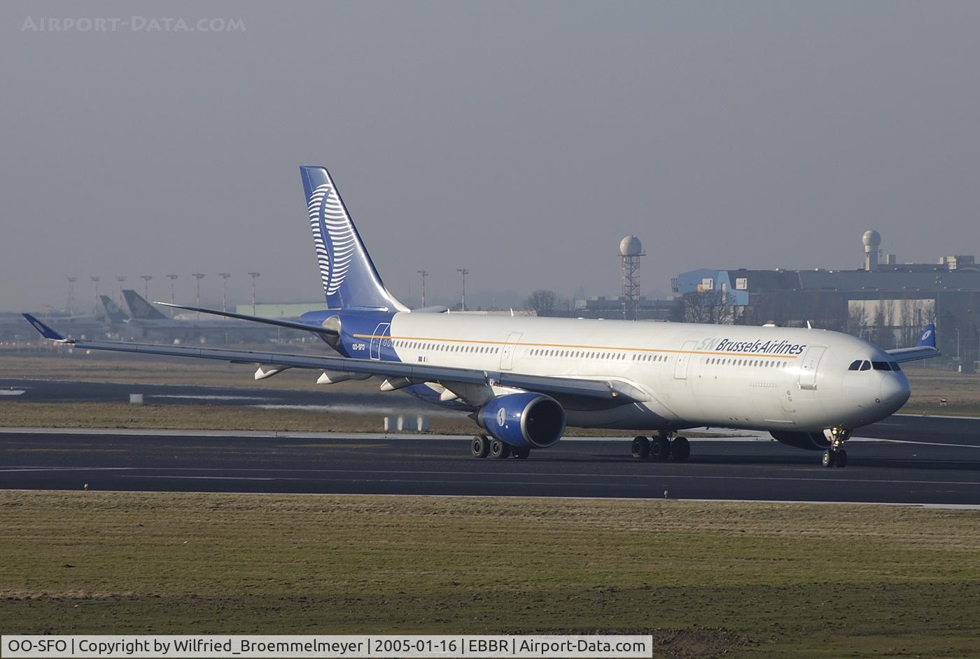 OO-SFO, 1994 Airbus A330-301 C/N 045, Taxiing to runway 20.