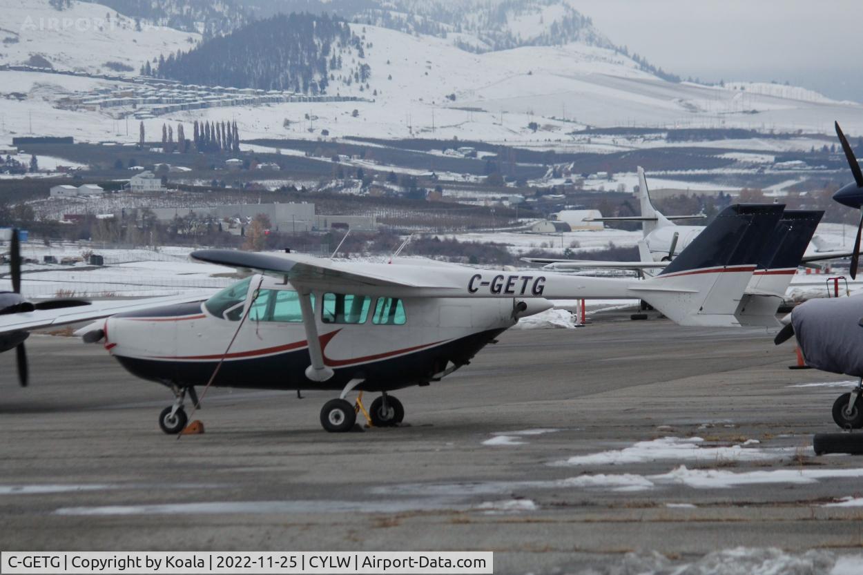 C-GETG, Cessna 337C Super Skymaster C/N 337-0921, Resting at Carson Air hangar.